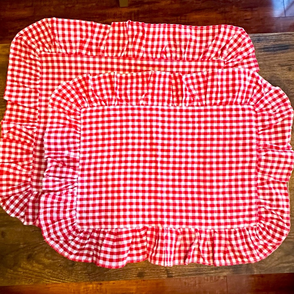 HAND-CRAFTED! Red & White Gingham Ruffled Placemats Napkins Set of 2 (New)